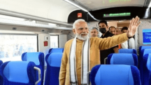 पीएम मोदी Varanasi-New Delhi Vande Bharat train को हरी झंडी दिखाएंगे।