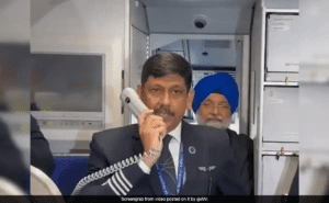 महर्षि वाल्मिकी इंटरनेशनल एयरपोर्ट पर दिल्ली से पहली उड़ान उतरते ही 'जय श्री राम' के नारे गूंज उठे