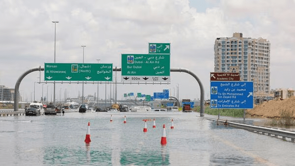 Dubai Rains: जेट एयरवेज़ के पूर्व सीईओ ने दुबई में बारिश पर आनंद महिंद्रा की आलोचना की