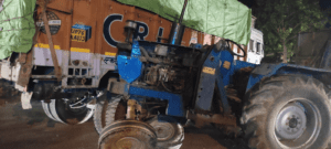 डालमिया चीनी मिल निगोही (Dalmia Chini Mill Nigohi) के गेट पर भीषण सड़क हादसा, ट्रक और ट्रैक्टर की भिड़ंत