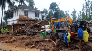 Wayanad landslide News: वायनाड में भूस्खलन से भारी तबाही, 120 से अधिक की मौत, सैकड़ों फंसे