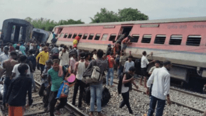 Chandigarh Dibrugarh Express Accident : चंडीगढ़-डिब्रूगढ़ एक्सप्रेस के कई डिब्बे पटरी से उतरे,2 की मौत