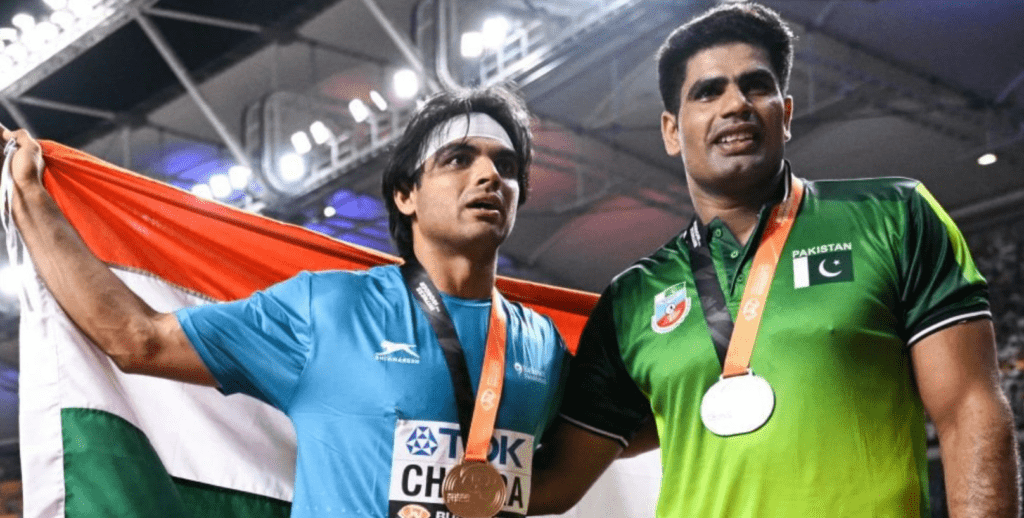 Javelin Throw: नीरज चोपड़ा ने भारत के लिए सिल्वर जीता पाकिस्तान के अर्शद नदीम ने पहली बार गोल्ड जीता