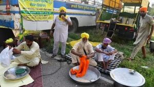 Farmers Protest in Sector 34 Chandigarh: सरकार के खिलाफ किसानों का पक्का मोर्चा, तीन महीने का राशन-पानी लाए