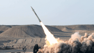 Ballistic missile: इज़राइल पर बैलिस्टिक मिसाइल हमला करने की तैयारी में ईरान