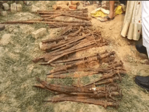 Historical Weapons Unearthed in Dhakia Tiwari: Discovery of 21 Swords, 13 Guns, Daggers, and Spears Sparks Demand for Research