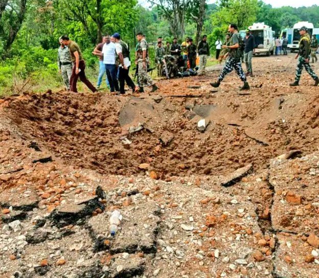 Bijapur Naxal Attack Today: Eight Security Personnel Killed in IED Blast