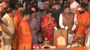 Delhi CM Rekha Gupta, Cabinet Ministers Witness Yamuna Aarti at Vasudev Ghat