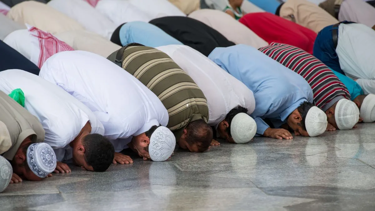 Sambhal Police Prohibits Friday Namaz on Roads, Rooftops Amid Heightened Security