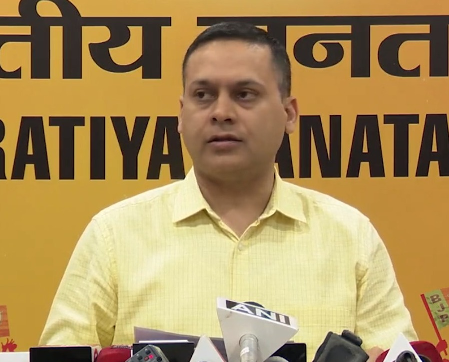 Youth Congress Files FIR Against BJP IT Cell head Amit Malviya and Arnab Goswami