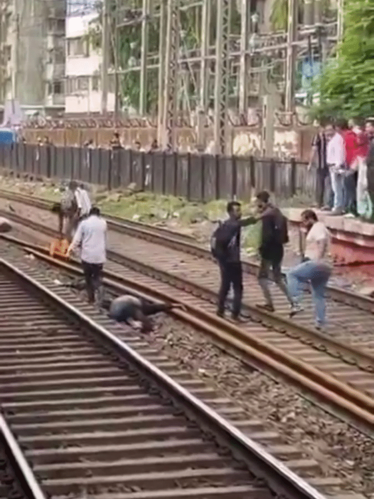 Thane: 5 Killed After Falling from Mumbai’s Lifeline Local Train
