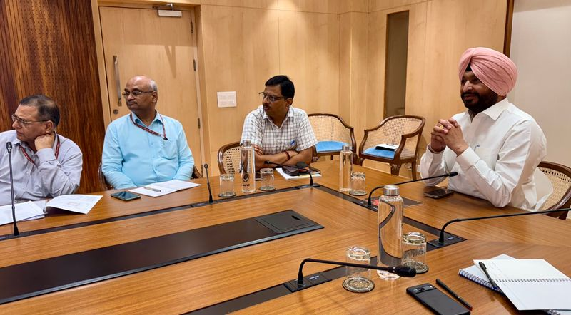 Ravneet Singh Bittu Reviews Chandigarh Railway Station Redevelopment Work