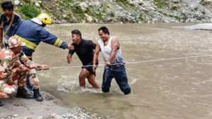 Sikkim Landslides: 1,500 Tourists Stranded, 1 Dead and 8 Missing After Vehicle Falls Into Teesta River in North Sikkim