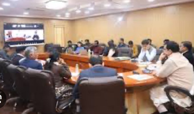 UP Energy Minister Arvind Kumar Sharma Blasts Power Officials