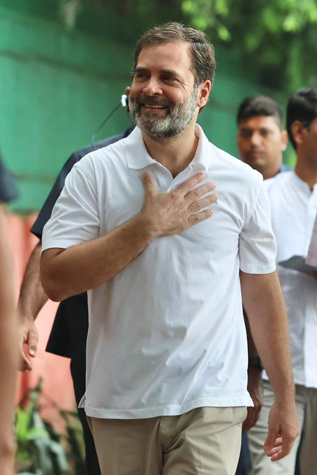 Rahul Gandhi’s ‘Voter Adhikar Yatra’ Turns Into a ‘Bike Chor Yatra’ – Security Personnel Accused of Stealing Motorcycle