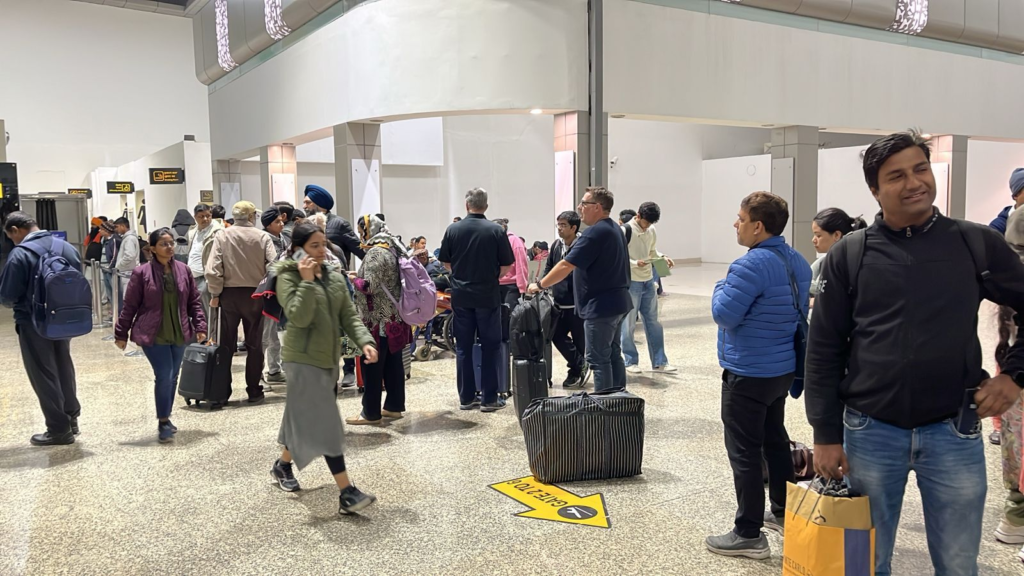 IndiGo Flight Chaos: 9-Hour Delay Forces Chandigarh–Pune Passengers to Stay Overnight at Shaheed Bhagat Singh International Airport