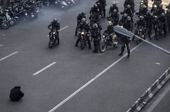 Iran Protests Turn Deadly as Economic Crisis Sparks Nationwide Unrest