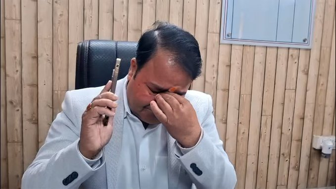 Deputy Commissioner GST Prashant Kumar Singh Resigns, Citing Offensive Remarks Against CM Yogi Adityanath