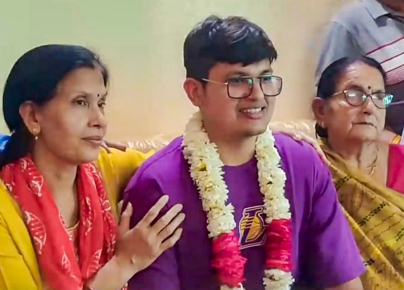 UPSC Civil Services Result 2025: Anuj Agnihotri Secures Top Rank, 958 Candidates Qualify