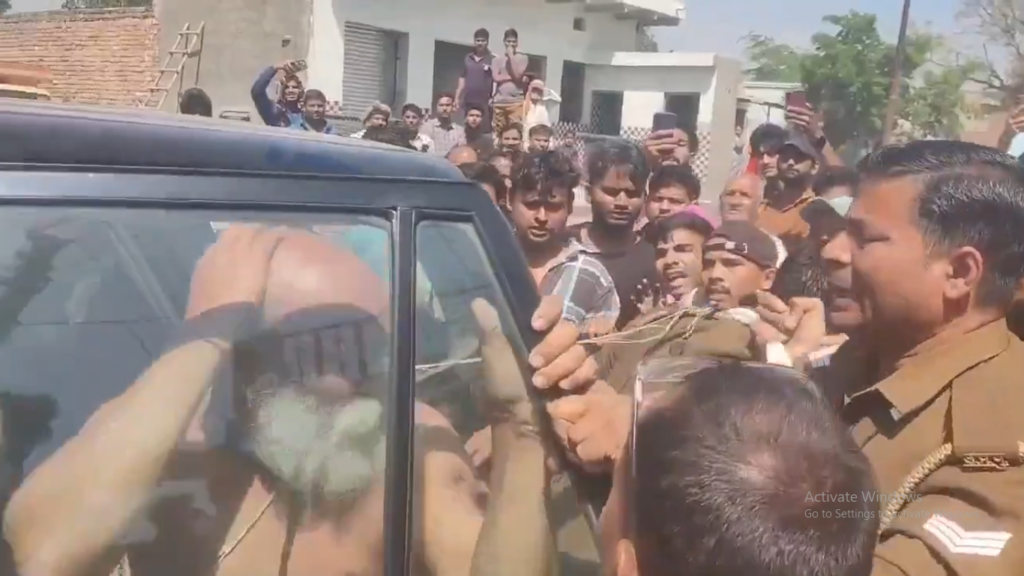 Sadhu Kamal Krishna Accused of Sexual Assault on Minor in Mathura, Villagers Beat Him During Arrest