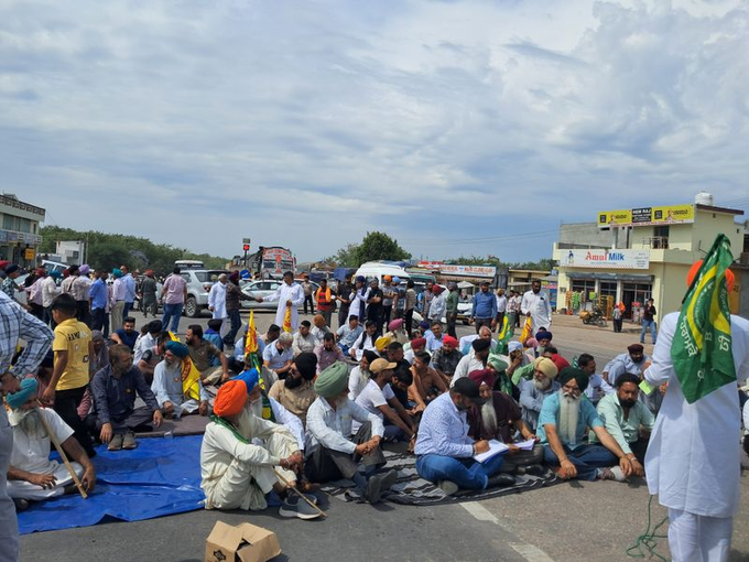 Chandigarh–Manali Highway Blocked: Punjab Transporters Protest Himachal Entry Tax, Thousands Stranded