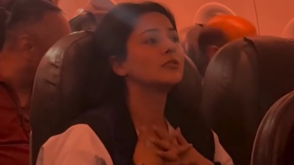टर्बुलेंस के दौरान विमान में शहनाज गिल