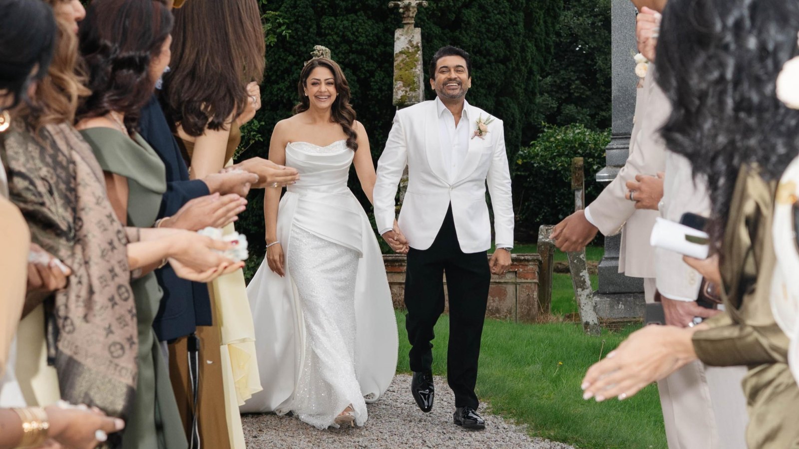 Suriya Jyotika Wedding: सूर्या और ज्योतिका 20वीं शादी की सालगिरह पर दोबारा शादी करते हुए